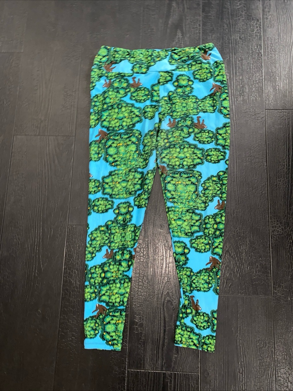 Lularoe Tall & Curvy Big Foot Leggings Sasquatch Blue Sky Green Trees